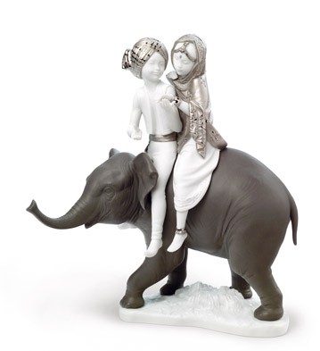 Lladro Porcelain Figurines Handmade in Spain | Fine Decor 